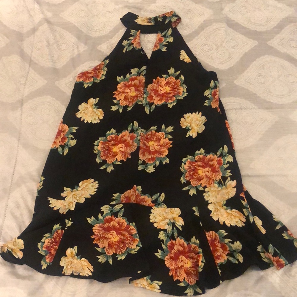 Dress - Picture 3 of 4